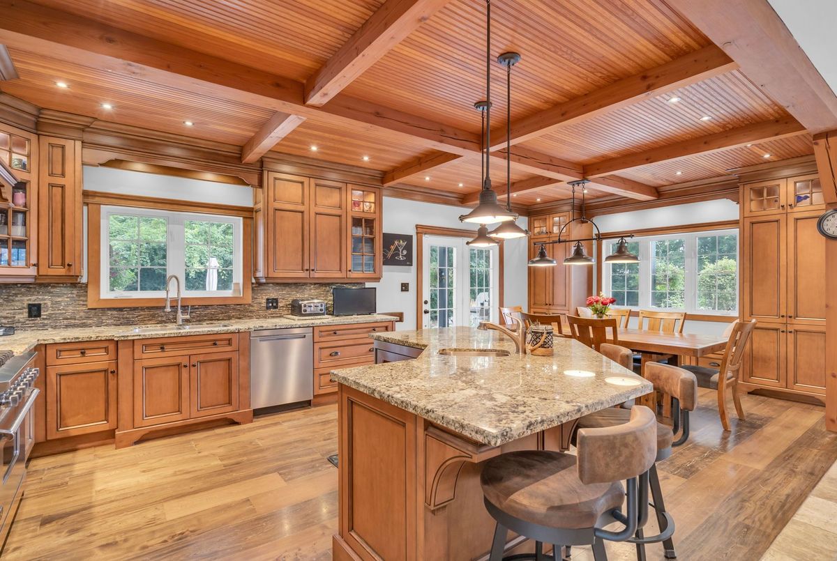 515 Lake Drive E Georgina 515 Lake Drive E Georgina