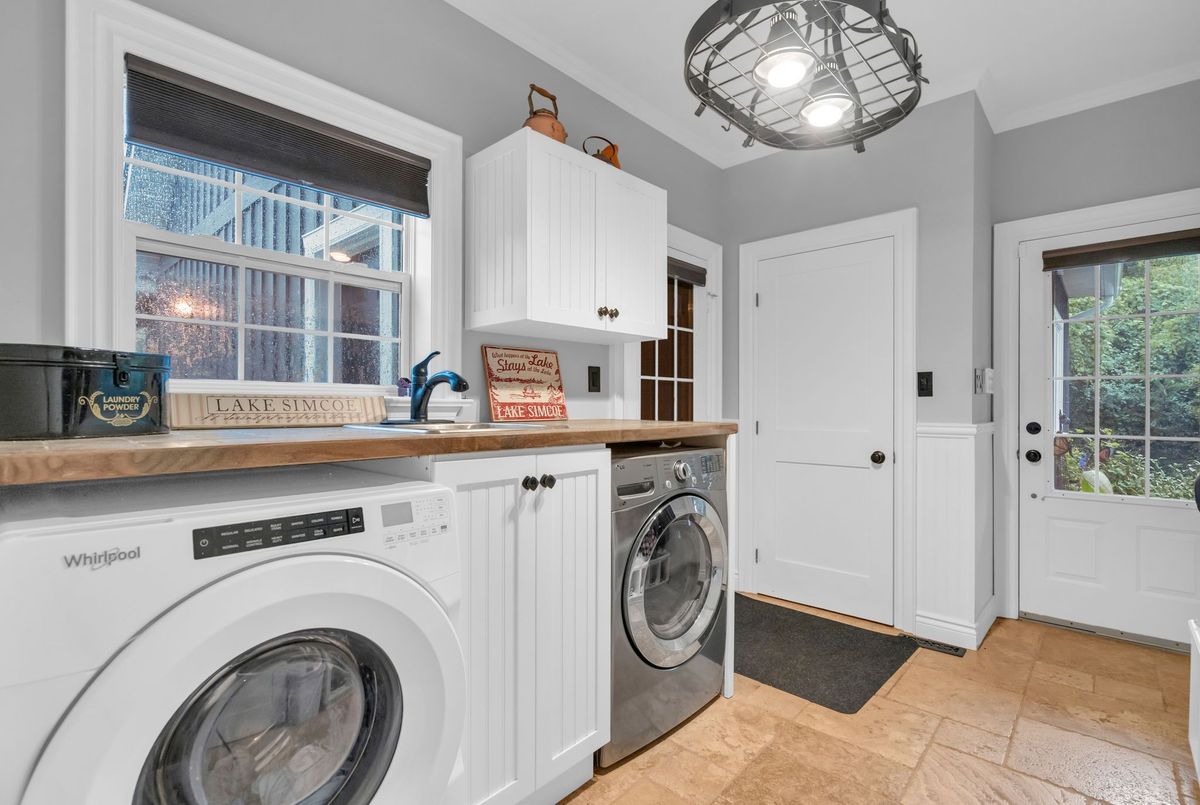 515 Lake Drive E Georgina 515 Lake Drive E Georgina