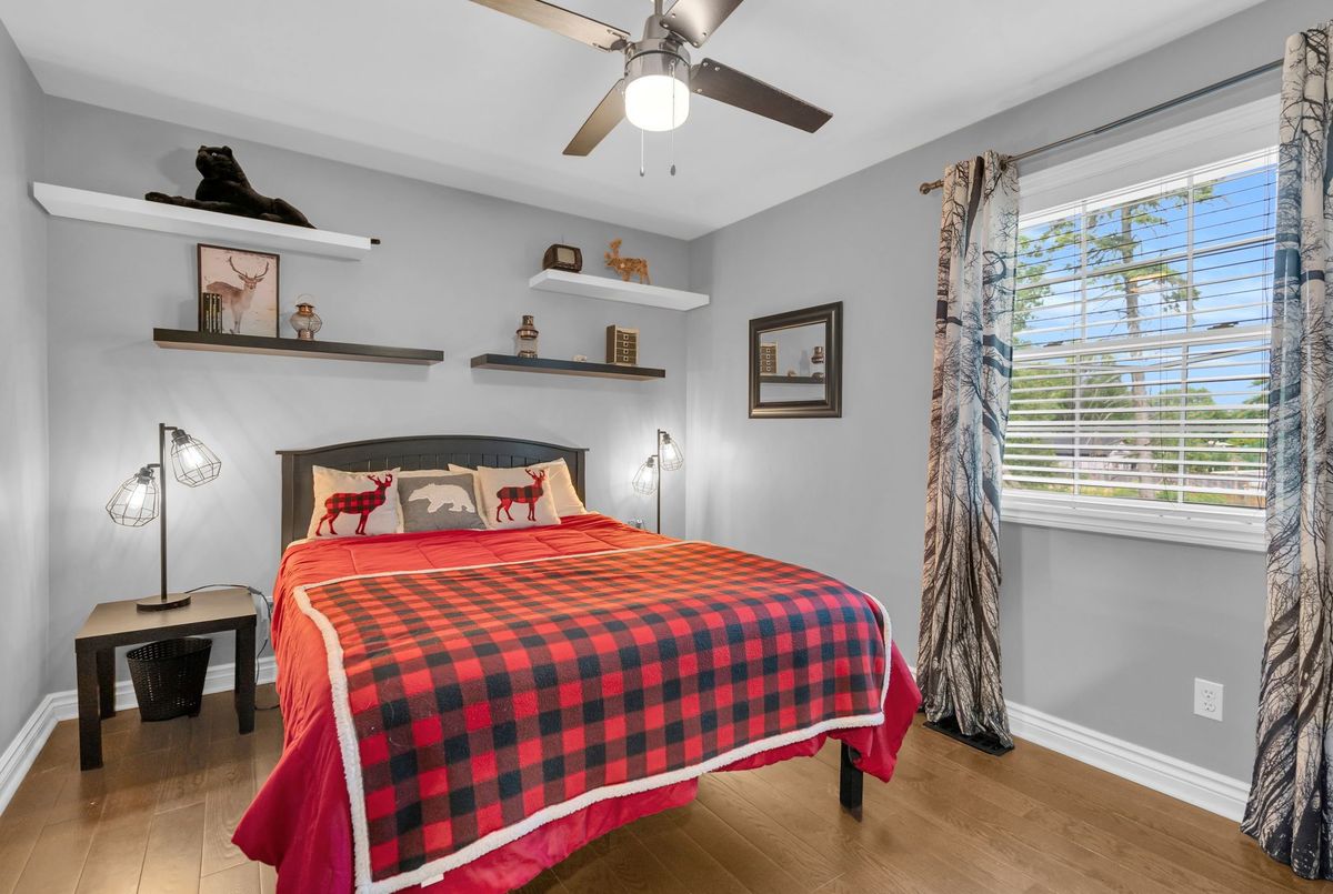 515 Lake Drive E Georgina 515 Lake Drive E Georgina