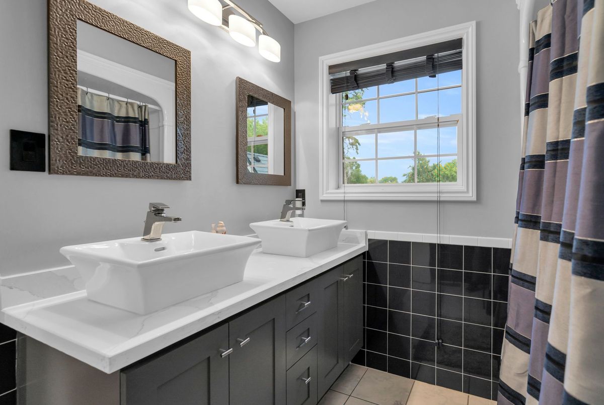 515 Lake Drive E Georgina 515 Lake Drive E Georgina