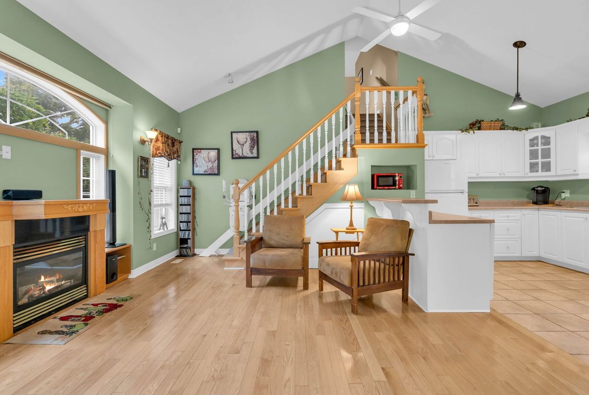 515 Lake Drive E Georgina 515 Lake Drive E Georgina