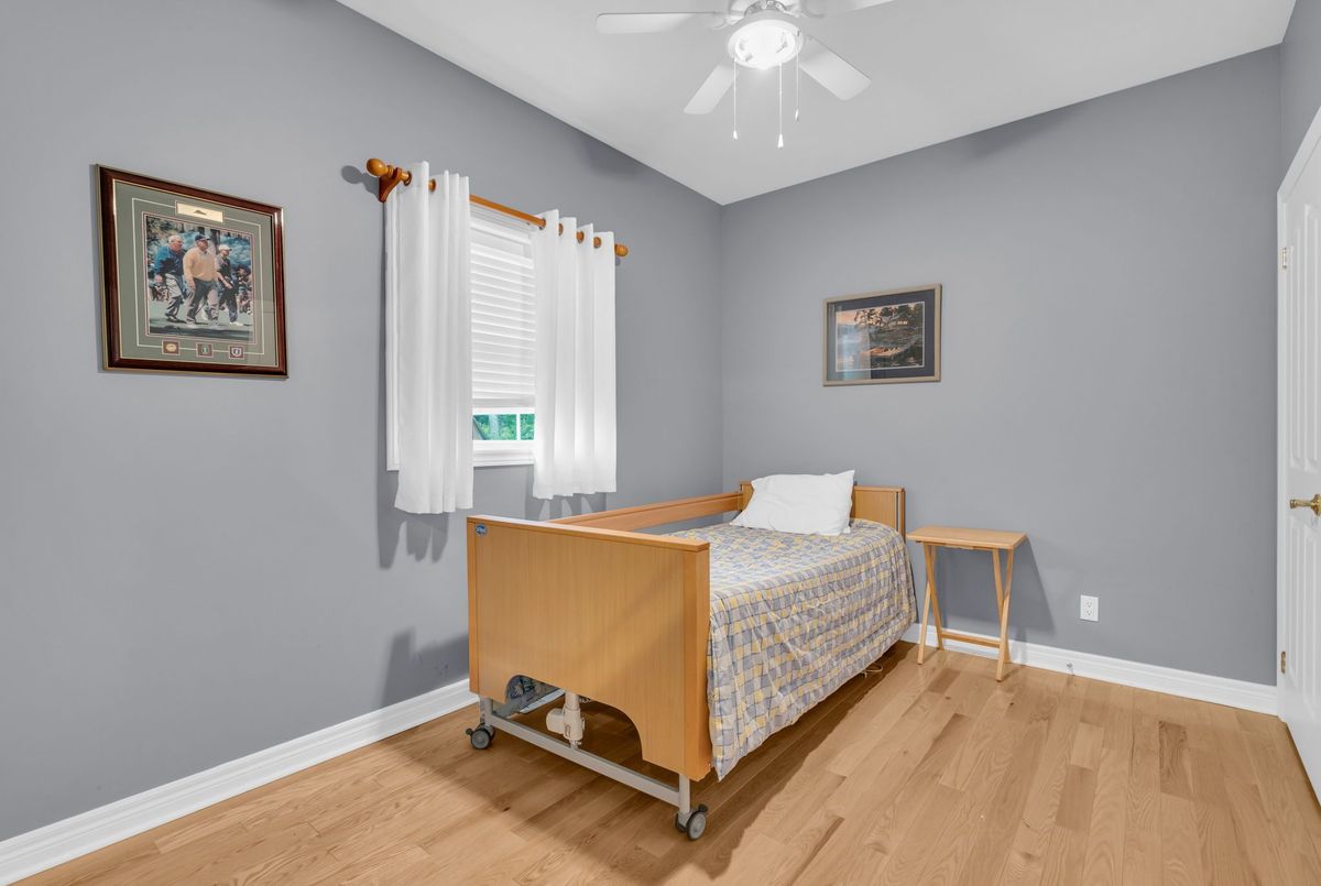 515 Lake Drive E Georgina 515 Lake Drive E Georgina