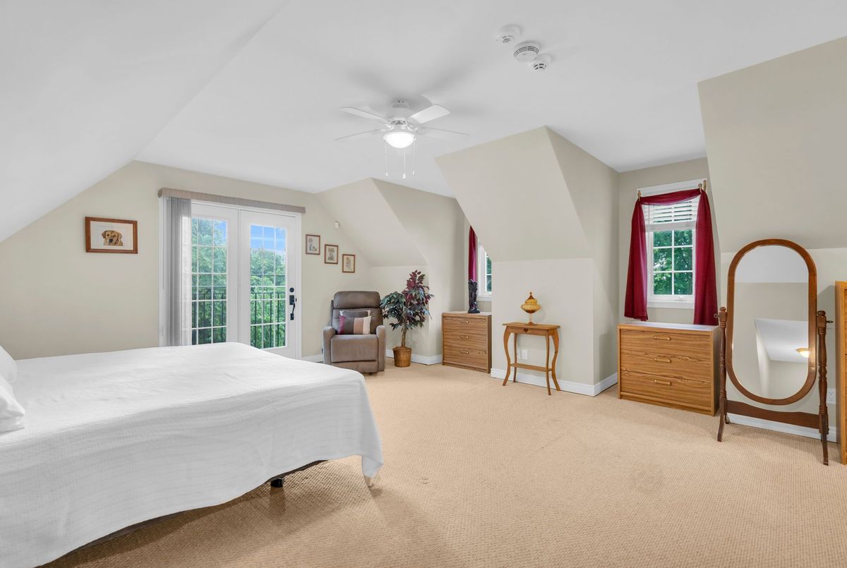 515 Lake Drive E Georgina 515 Lake Drive E Georgina