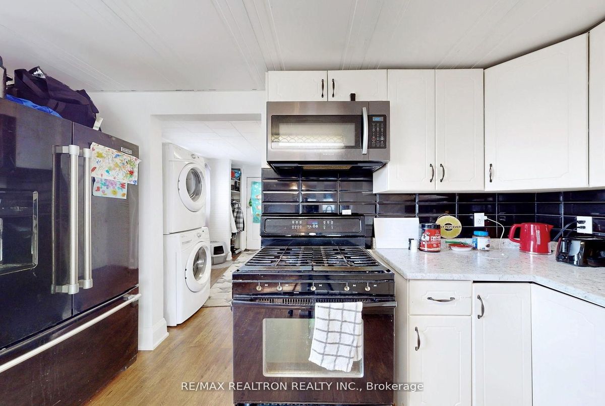 156 The Queensway Street S Georgina 156 The Queensway Street S Georgina