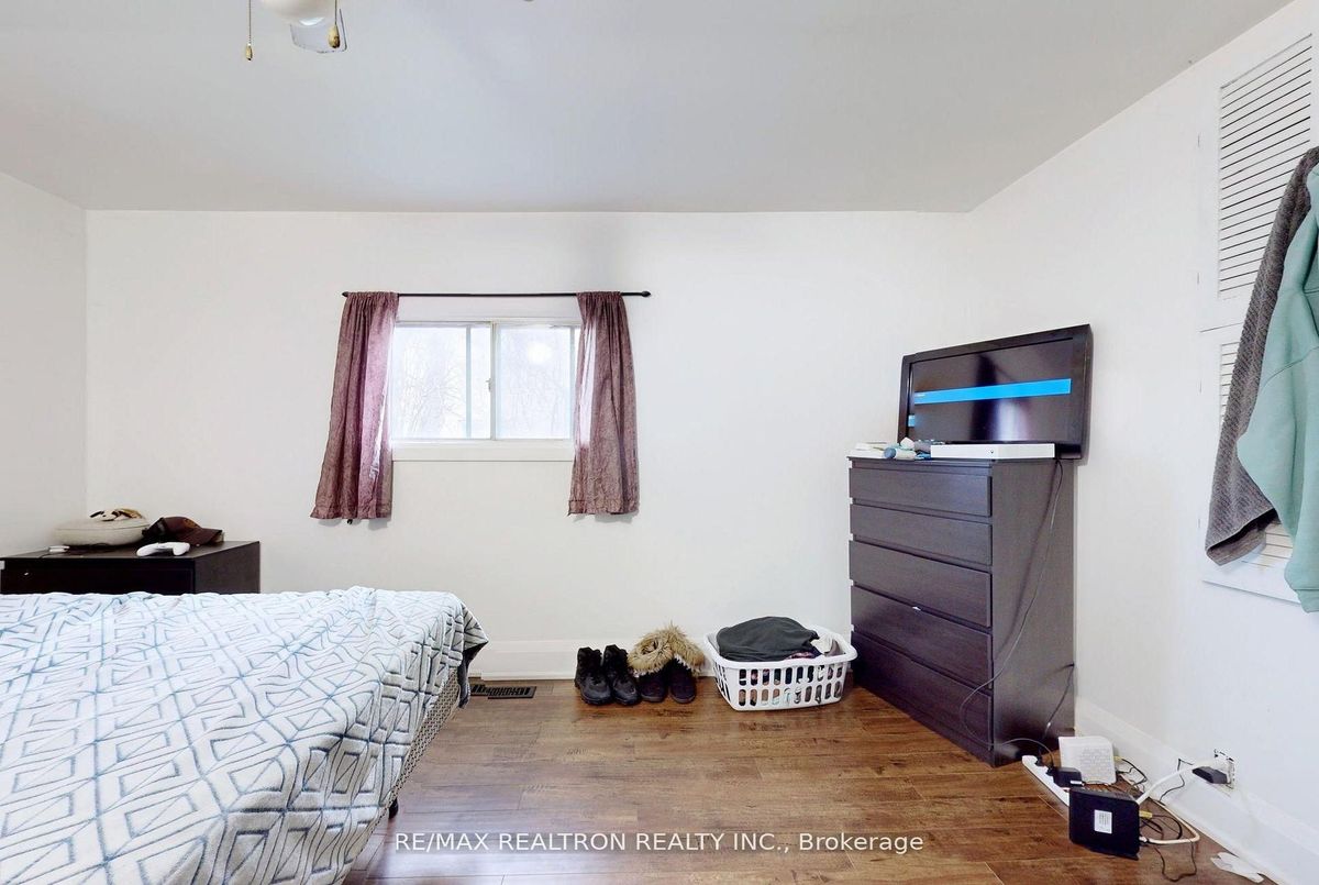 156 The Queensway Street S Georgina 156 The Queensway Street S Georgina