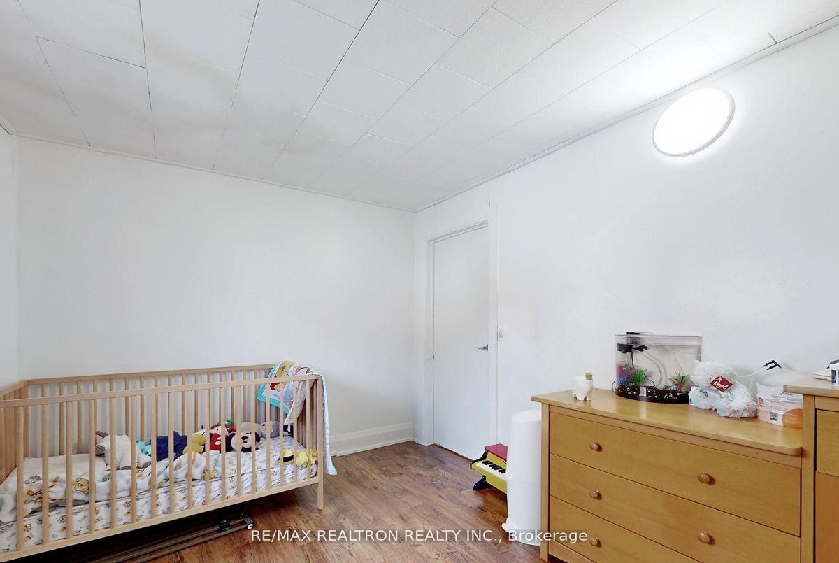 156 The Queensway Street S Georgina 156 The Queensway Street S Georgina