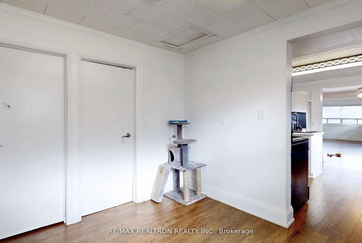 156 The Queensway Street S Georgina 156 The Queensway Street S Georgina