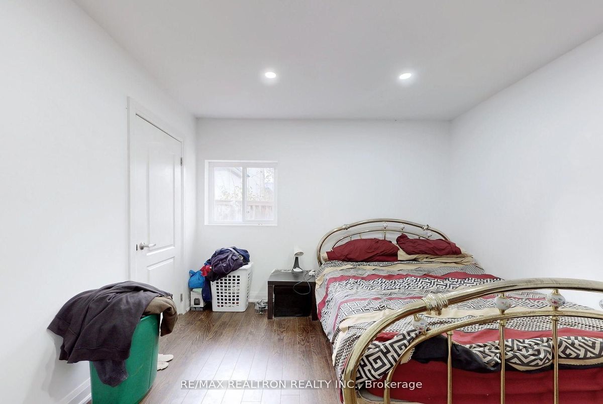 156 The Queensway Street S Georgina 156 The Queensway Street S Georgina