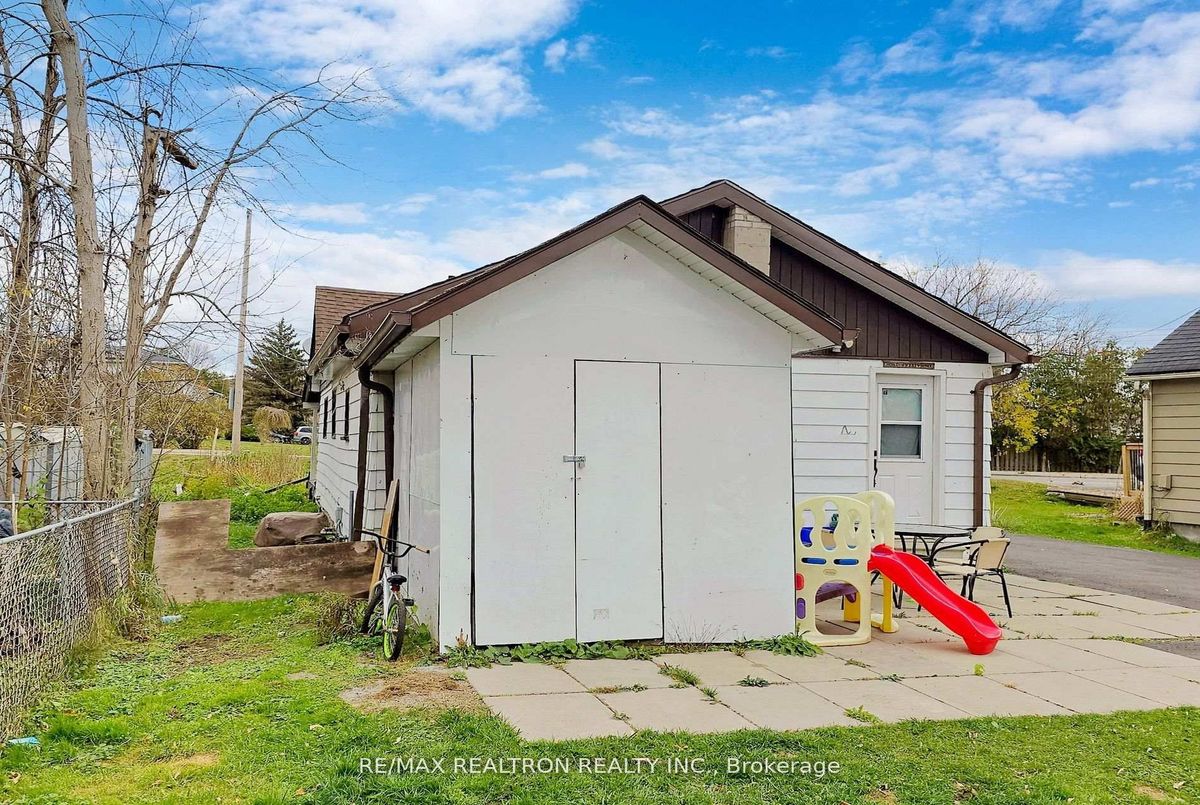 156 The Queensway Street S Georgina 156 The Queensway Street S Georgina