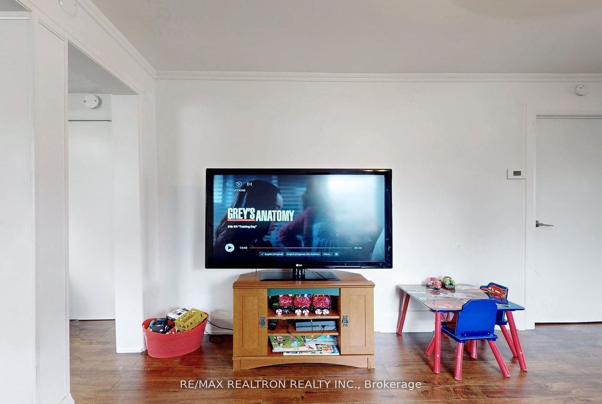 156 The Queensway Street S Georgina 156 The Queensway Street S Georgina