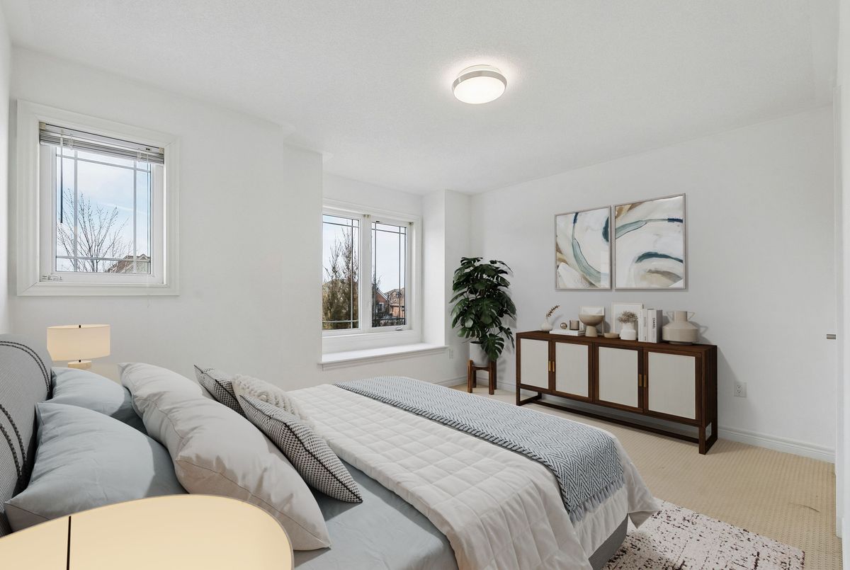 7 West Park Avenue Bradford West Gwillimbury 7 West Park Avenue Bradford West Gwillimbury