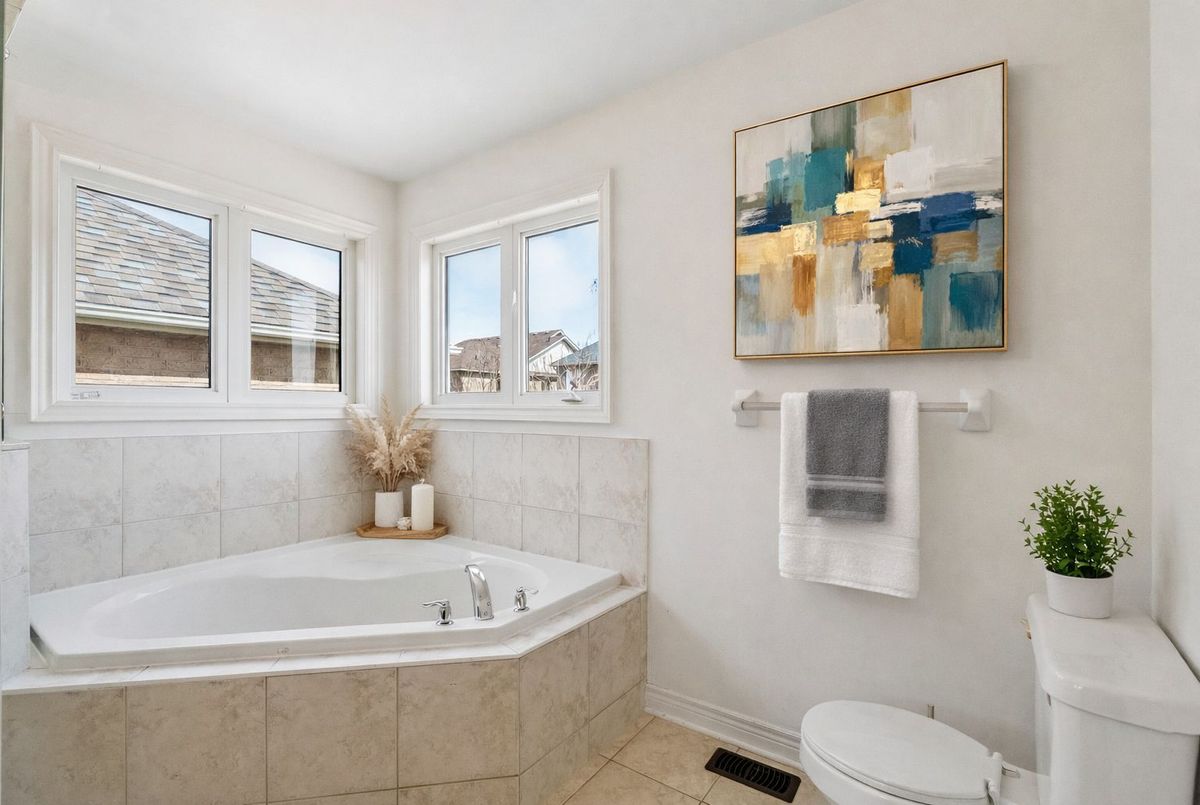 7 West Park Avenue Bradford West Gwillimbury 7 West Park Avenue Bradford West Gwillimbury