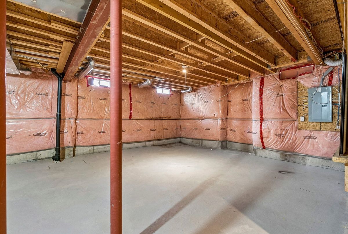 7 West Park Avenue Bradford West Gwillimbury 7 West Park Avenue Bradford West Gwillimbury