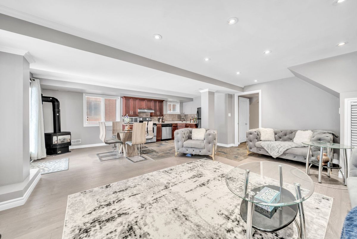 406 Hewitt Circle Newmarket 406 Hewitt Circle Newmarket