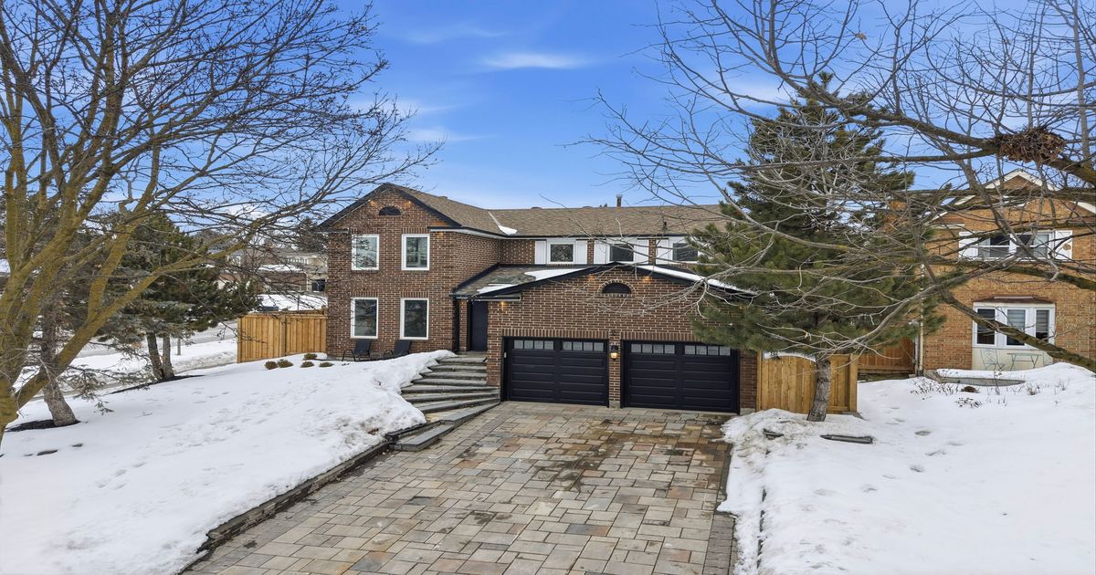 2 Meyer Circle Markham
