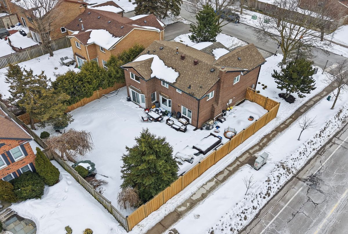 2 Meyer Circle Markham 2 Meyer Circle Markham