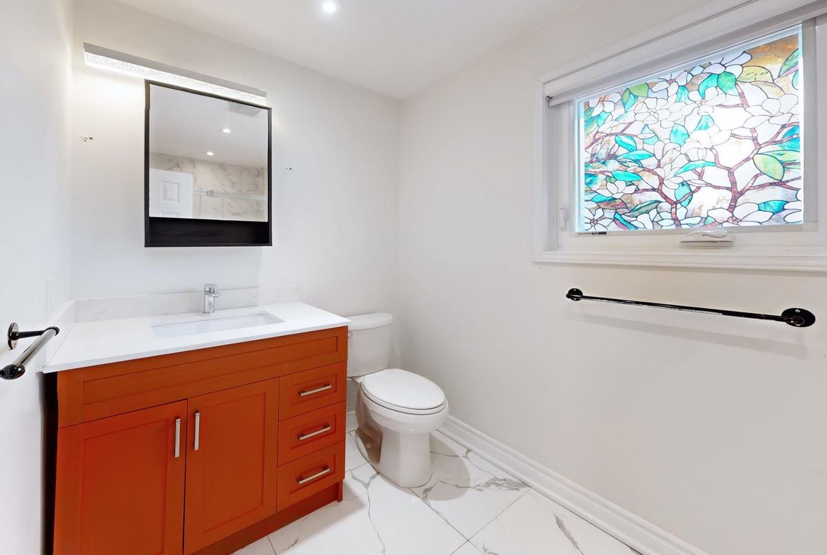 98 Golf Links Drive Aurora 98 Golf Links Drive Aurora