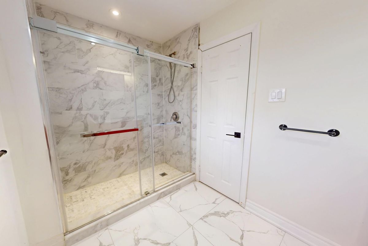 98 Golf Links Drive Aurora 98 Golf Links Drive Aurora