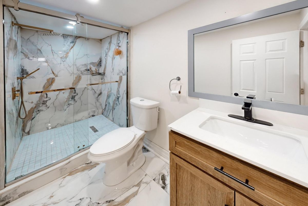 98 Golf Links Drive Aurora 98 Golf Links Drive Aurora