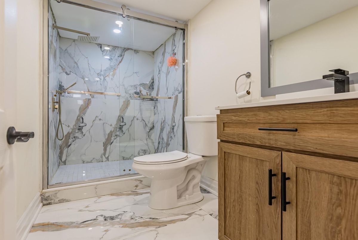 98 Golf Links Drive Aurora 98 Golf Links Drive Aurora