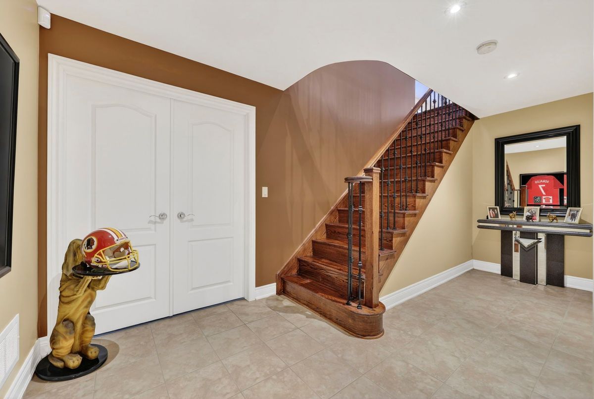 19 Shore Crescent Georgina 19 Shore Crescent Georgina