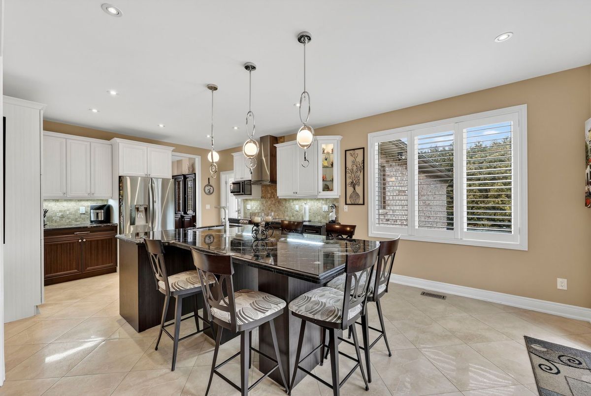 19 Shore Crescent Georgina 19 Shore Crescent Georgina