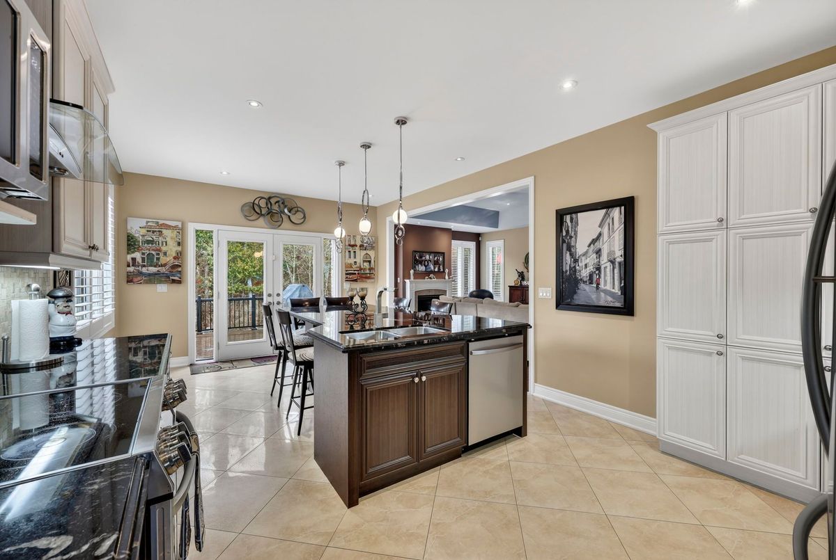 19 Shore Crescent Georgina 19 Shore Crescent Georgina