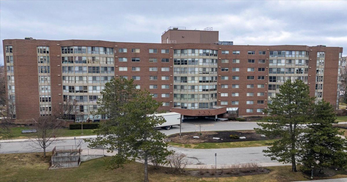 5 Weldrick Road W Richmond Hill