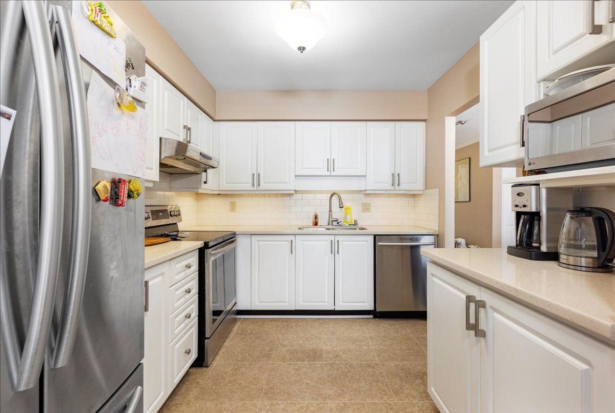 111 Grew Boulevard Georgina 111 Grew Boulevard Georgina