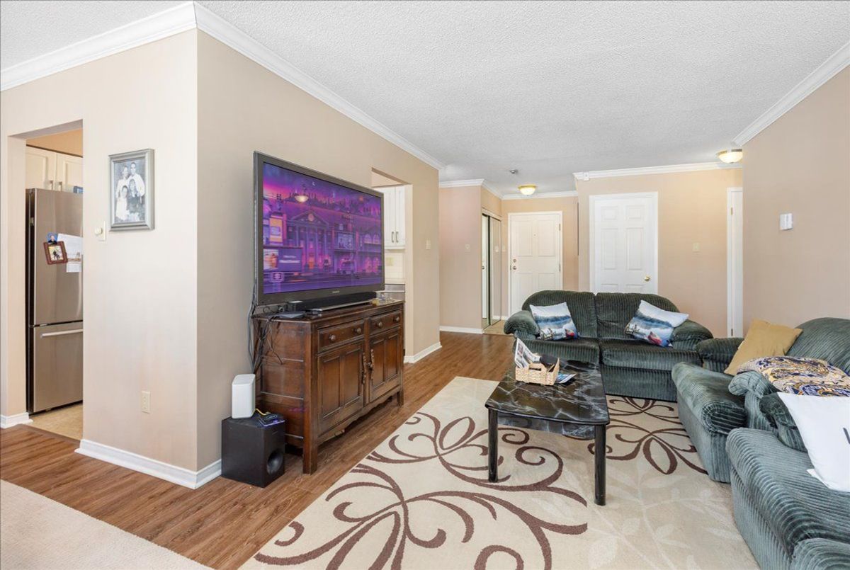 111 Grew Boulevard Georgina 111 Grew Boulevard Georgina