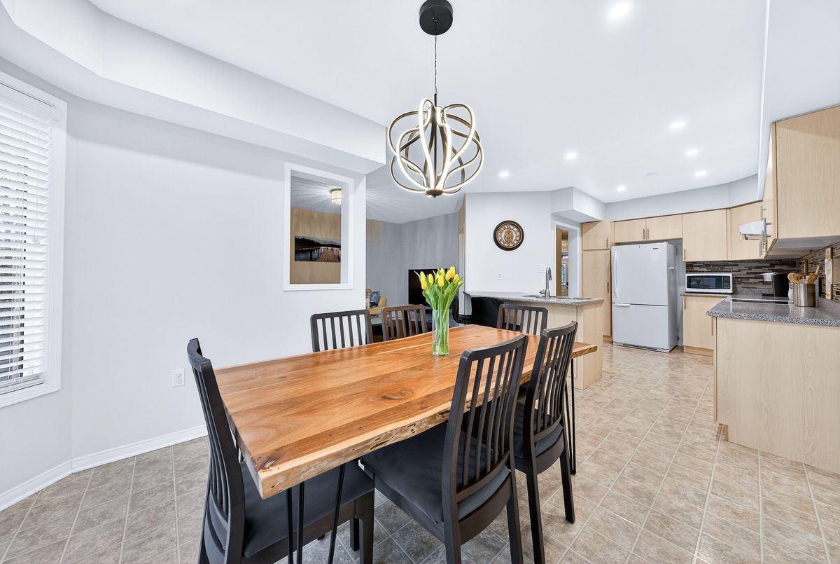 489 Menczel Crescent Newmarket 489 Menczel Crescent Newmarket