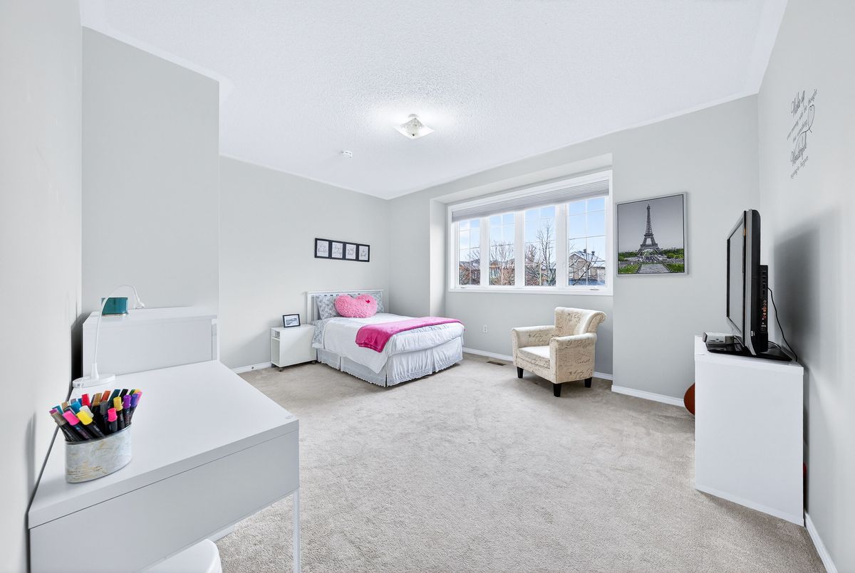 489 Menczel Crescent Newmarket 489 Menczel Crescent Newmarket