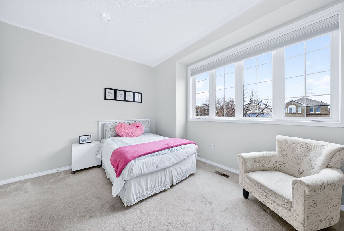 489 Menczel Crescent Newmarket 489 Menczel Crescent Newmarket