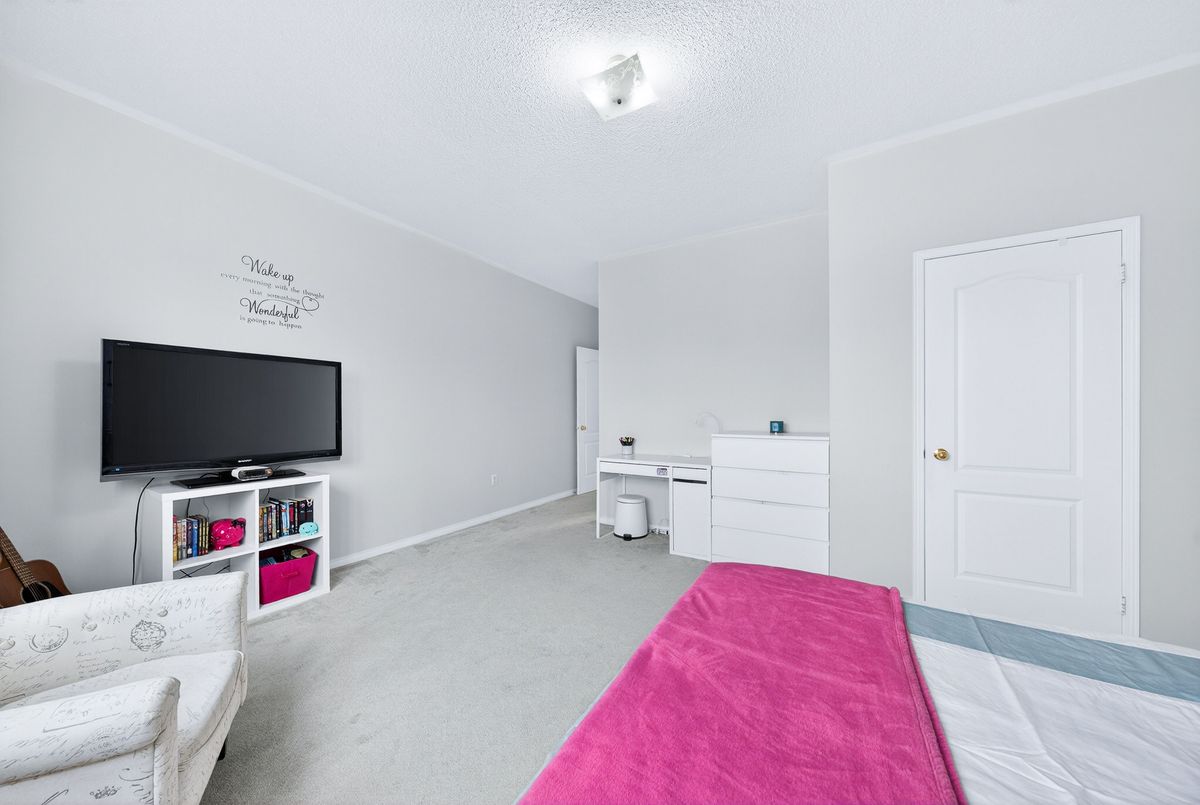 489 Menczel Crescent Newmarket 489 Menczel Crescent Newmarket