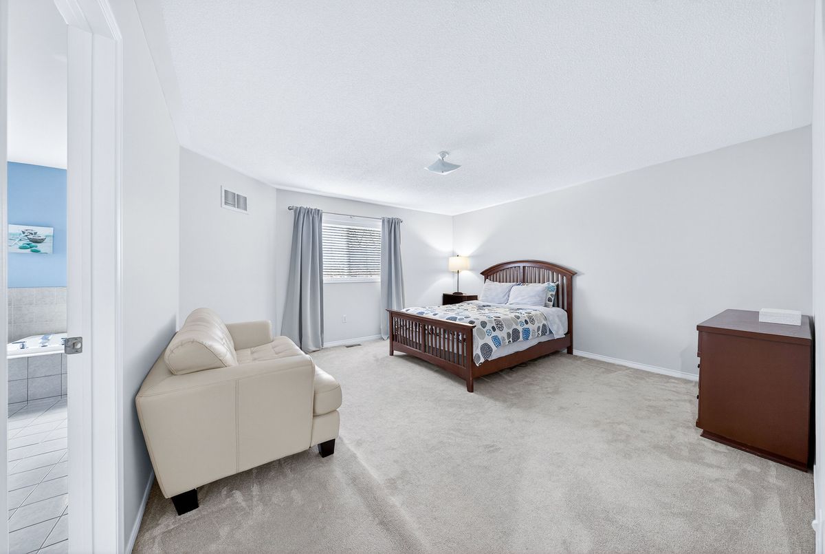 489 Menczel Crescent Newmarket 489 Menczel Crescent Newmarket