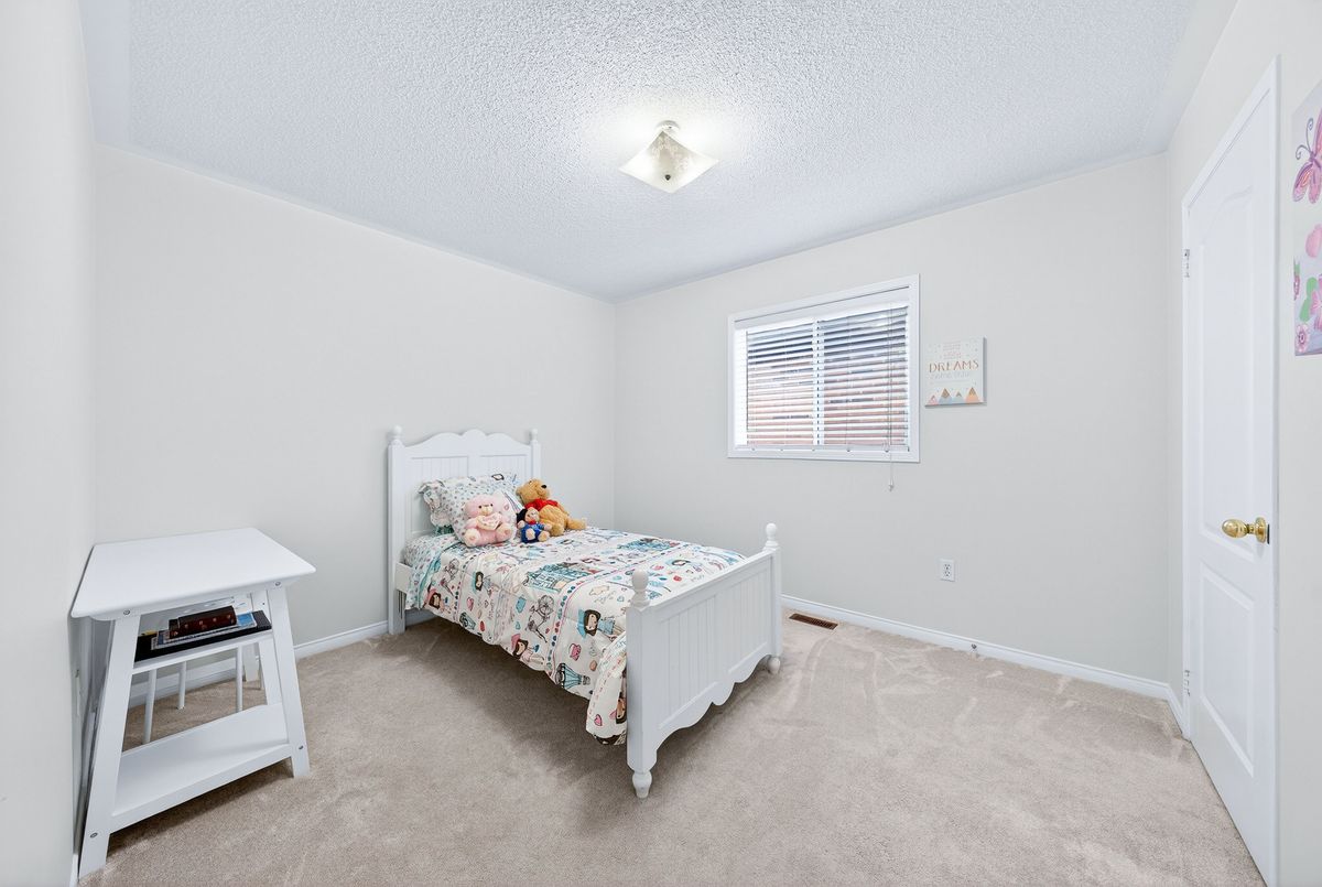 489 Menczel Crescent Newmarket 489 Menczel Crescent Newmarket