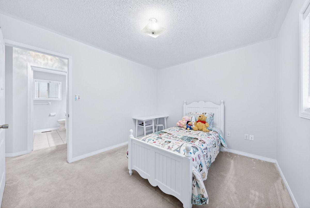 489 Menczel Crescent Newmarket 489 Menczel Crescent Newmarket