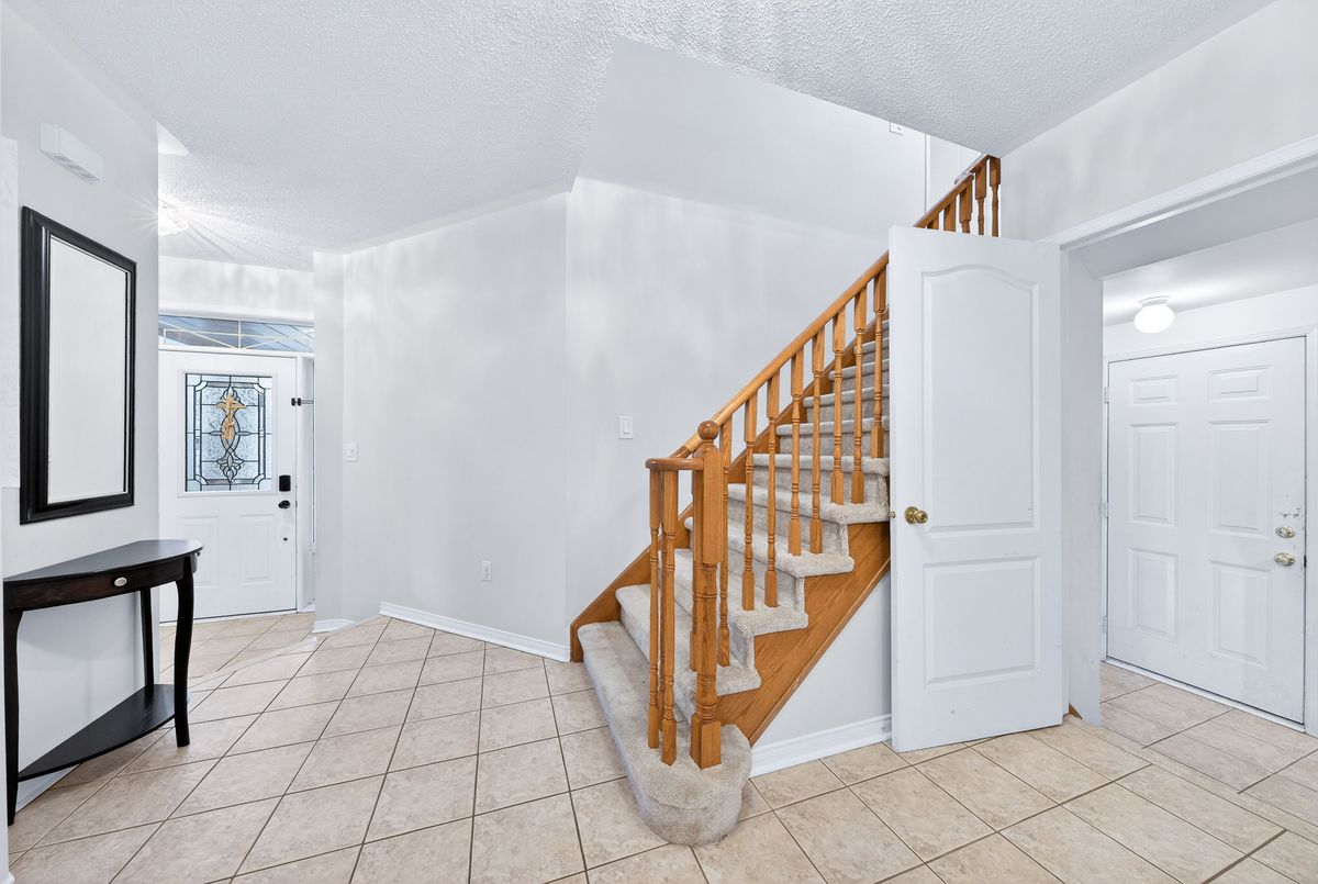 489 Menczel Crescent Newmarket 489 Menczel Crescent Newmarket