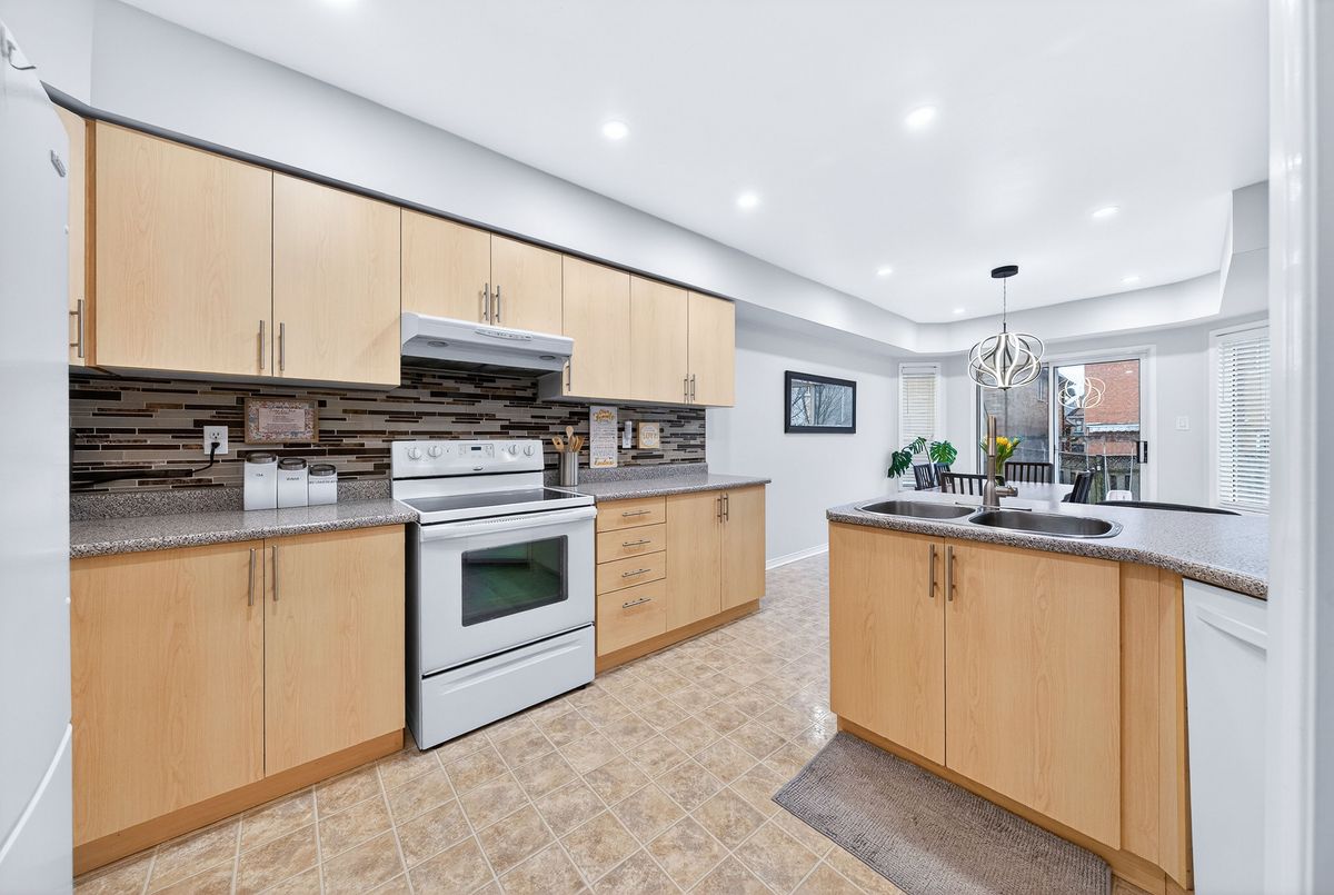 489 Menczel Crescent Newmarket 489 Menczel Crescent Newmarket