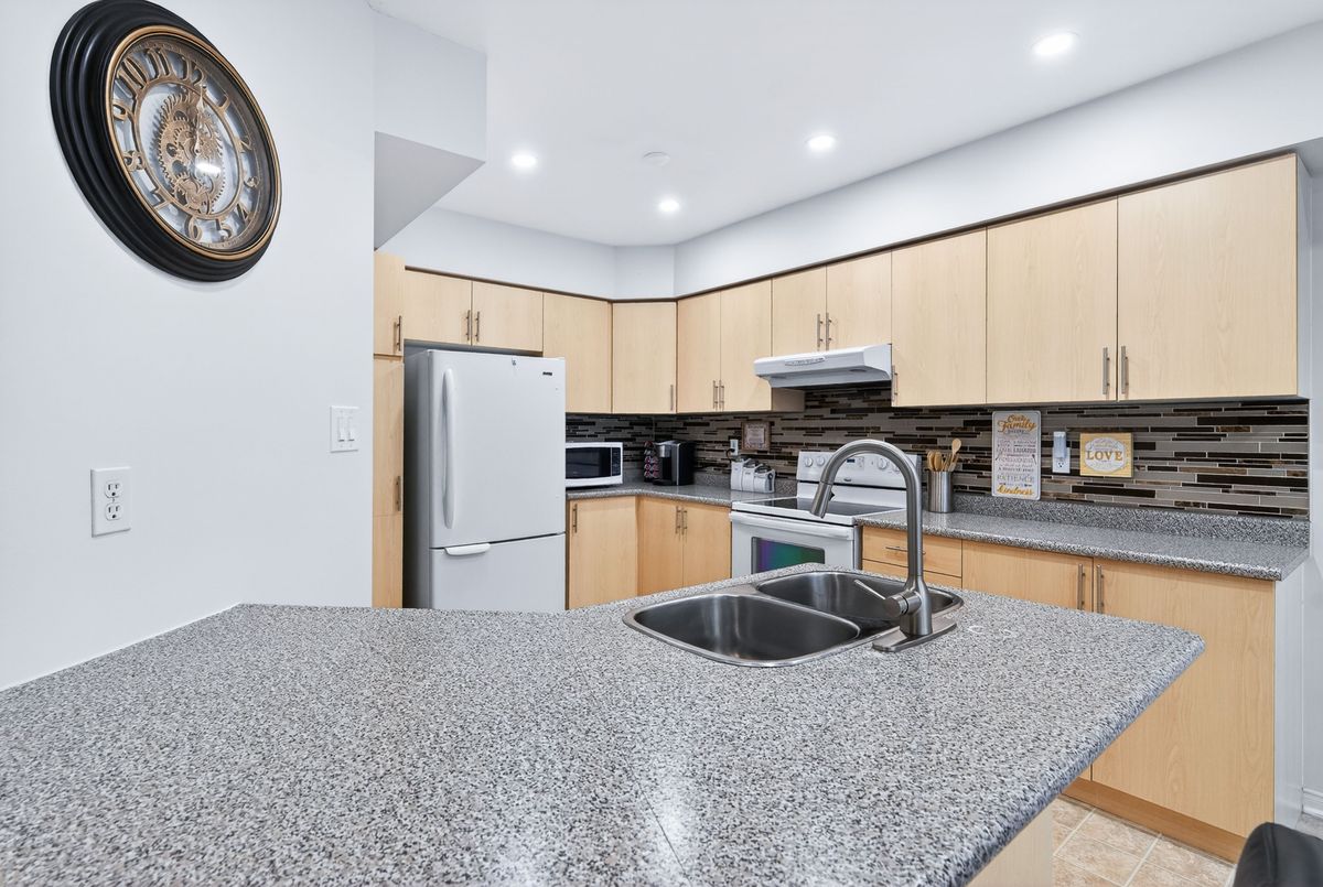 489 Menczel Crescent Newmarket 489 Menczel Crescent Newmarket