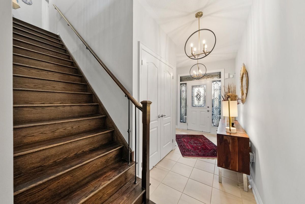 7 Carratuck Street East Gwillimbury 7 Carratuck Street East Gwillimbury