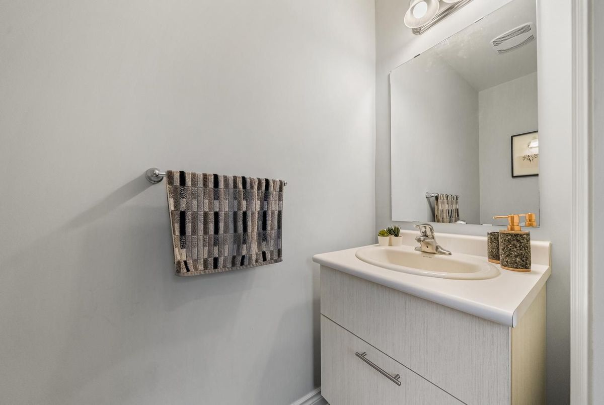 7 Carratuck Street East Gwillimbury 7 Carratuck Street East Gwillimbury