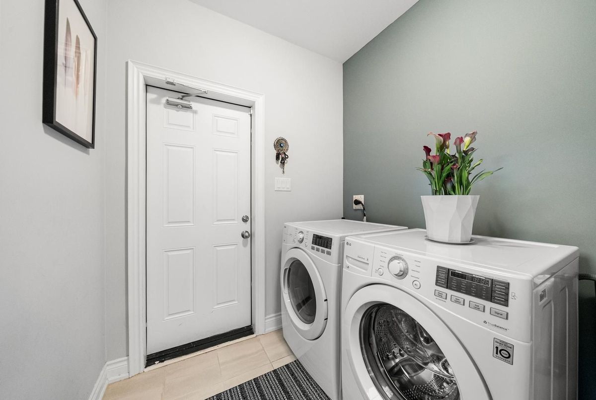 7 Carratuck Street East Gwillimbury 7 Carratuck Street East Gwillimbury