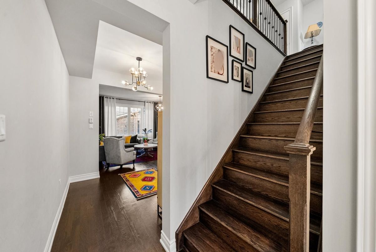 7 Carratuck Street East Gwillimbury 7 Carratuck Street East Gwillimbury