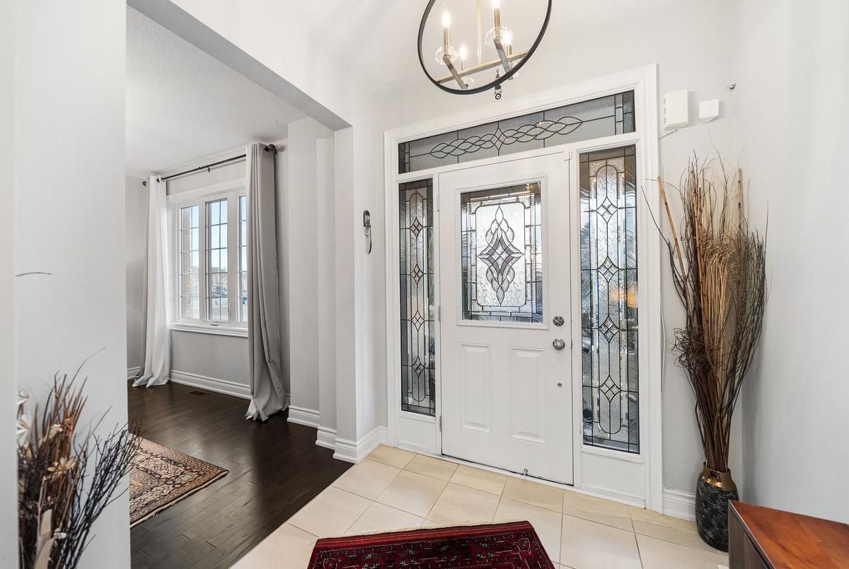 7 Carratuck Street East Gwillimbury 7 Carratuck Street East Gwillimbury