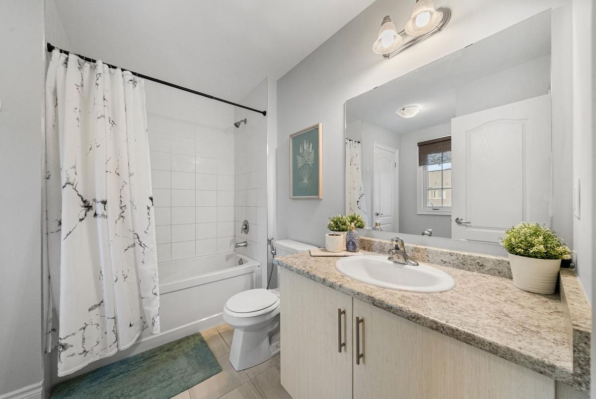 7 Carratuck Street East Gwillimbury 7 Carratuck Street East Gwillimbury