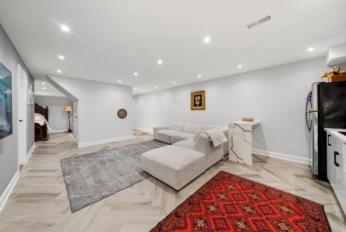 7 Carratuck Street East Gwillimbury 7 Carratuck Street East Gwillimbury
