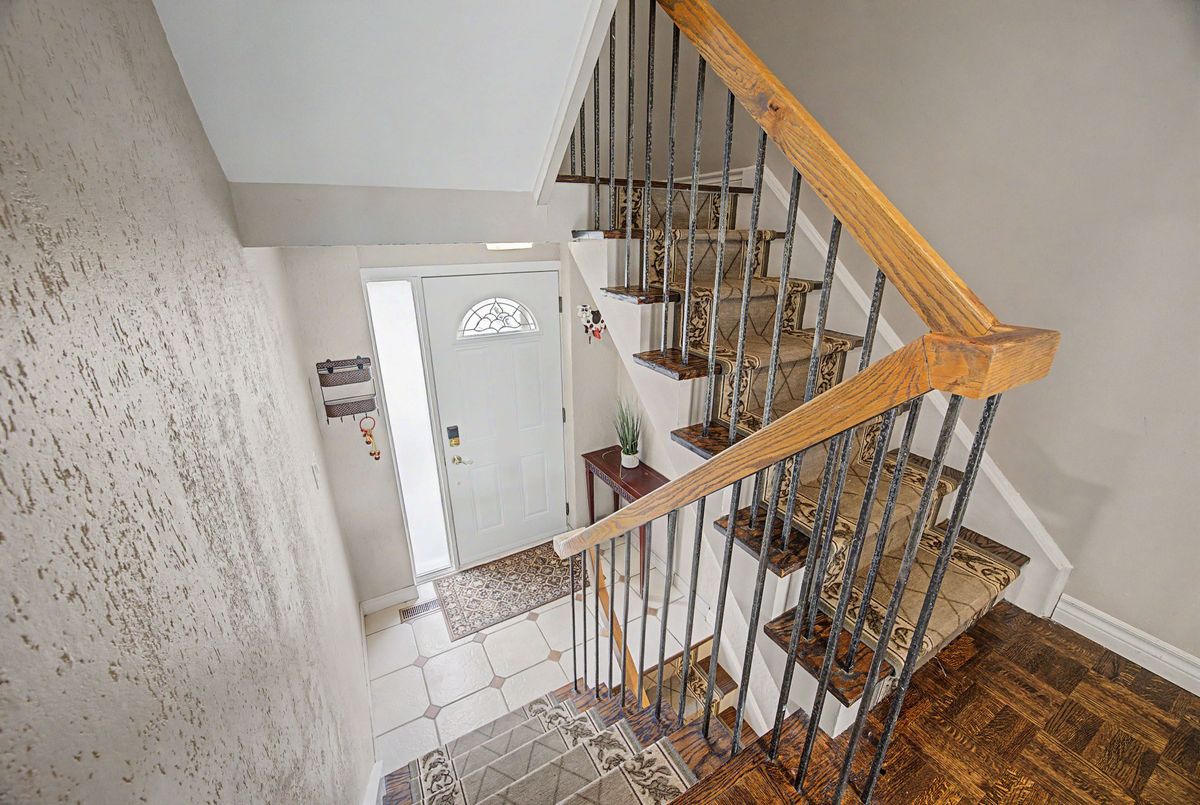 11 Plaisance Road Richmond Hill 11 Plaisance Road Richmond Hill