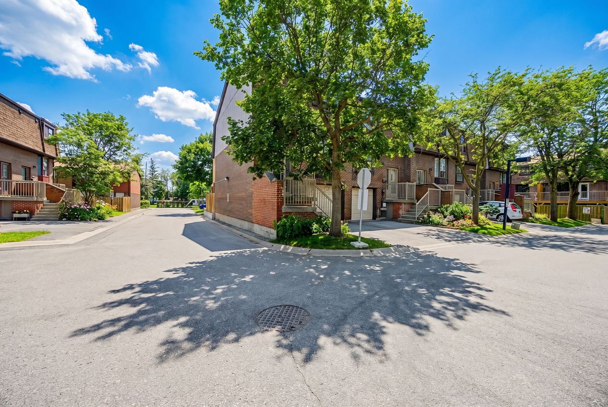 11 Plaisance Road Richmond Hill 11 Plaisance Road Richmond Hill