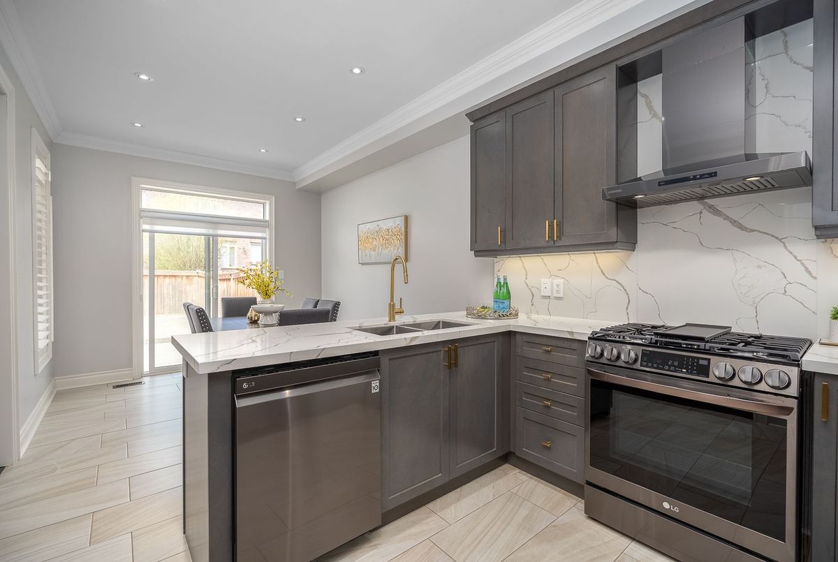 103 Cayton Crescent Bradford West Gwillimbury 103 Cayton Crescent Bradford West Gwillimbury